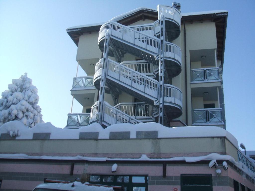 Hotel Kristall Loiano Buitenkant foto