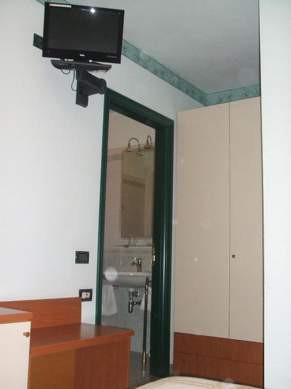 Hotel Kristall Loiano Kamer foto