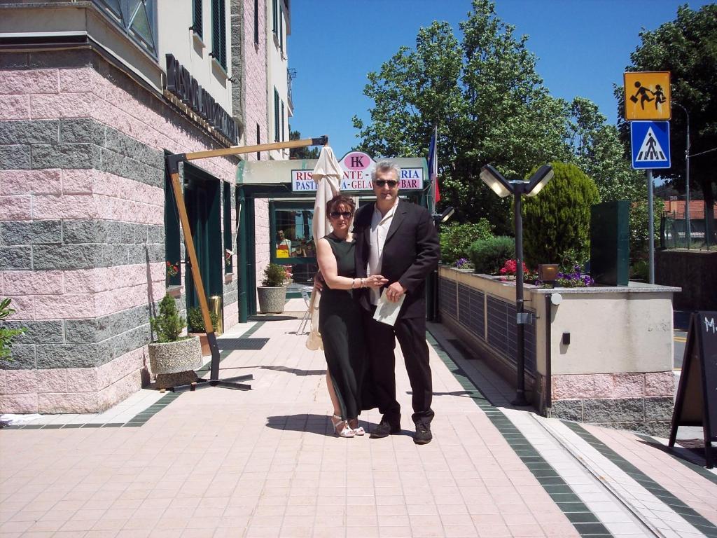 Hotel Kristall Loiano Buitenkant foto